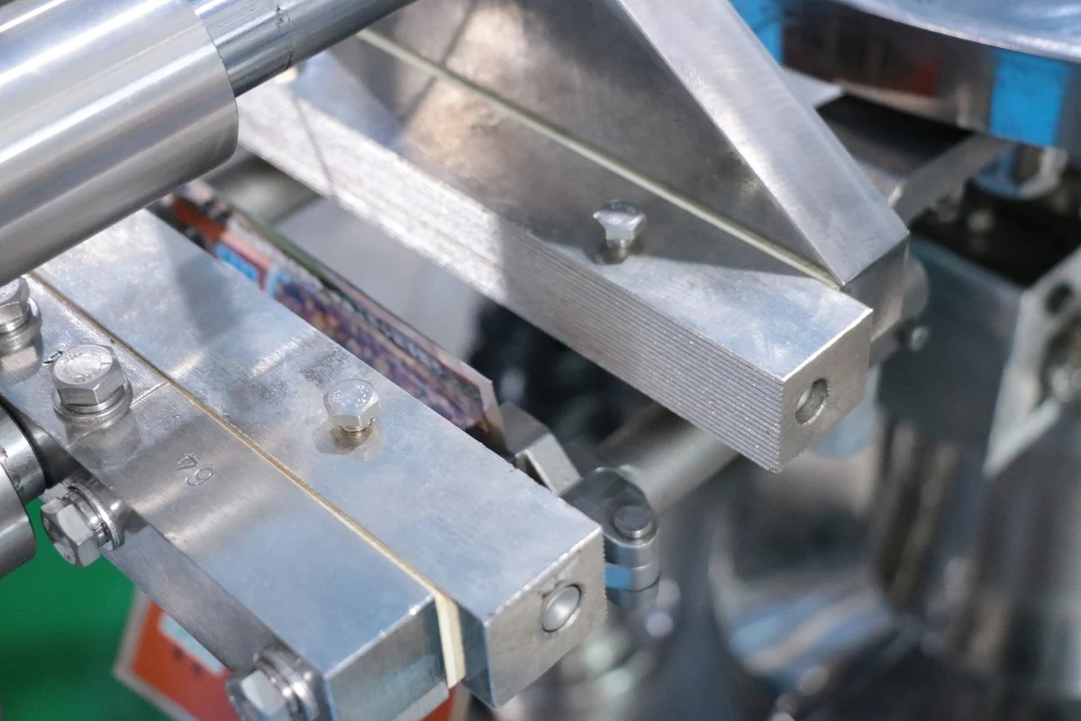 Heat seal jaws close-up