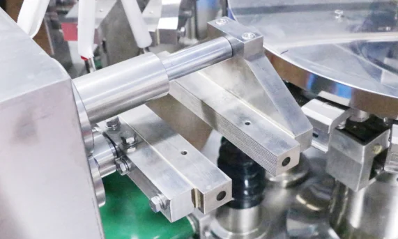 Dual sealing station