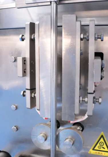 Cross sealing jaws on SW-2030A — heated horizontal jaw assembly for bag top and bottom seals
