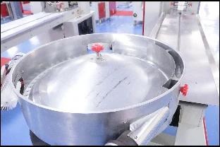 SW-1000B dual candy turntable top view showing two rotary feeding trays for mixed candy packing