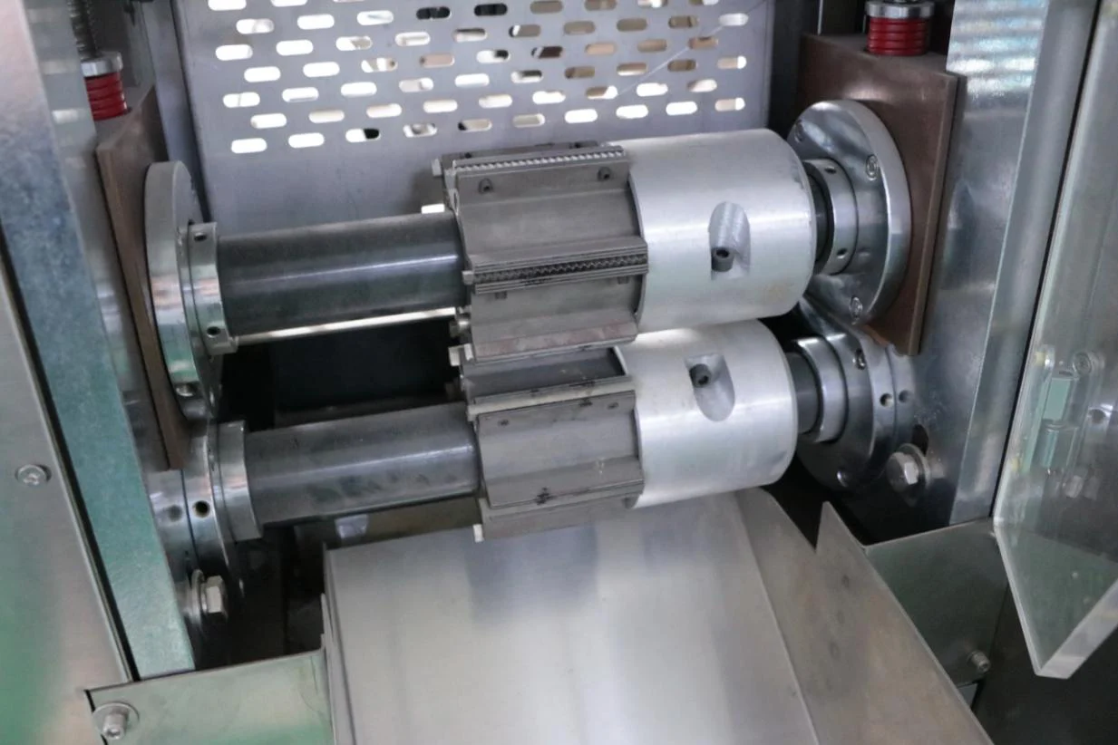 SW-350B rotary end seal cutting blades