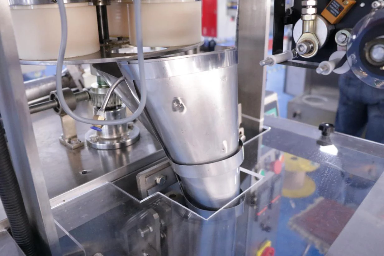 Multi-format forming tube on SW-2030D for three-side-seal, four-side-seal, and back-seal sachets