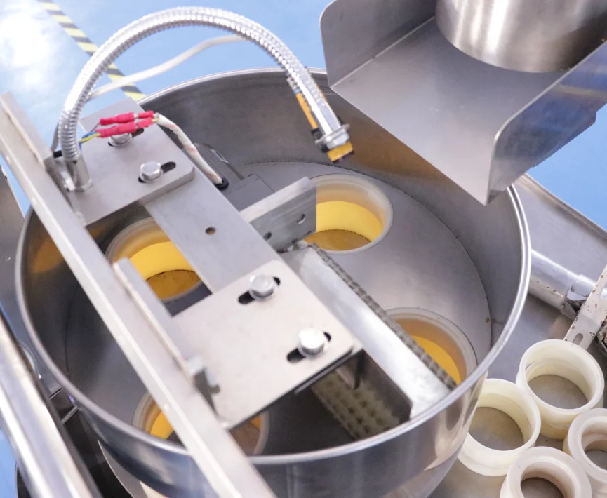 Turntable feeder top view for product feeding